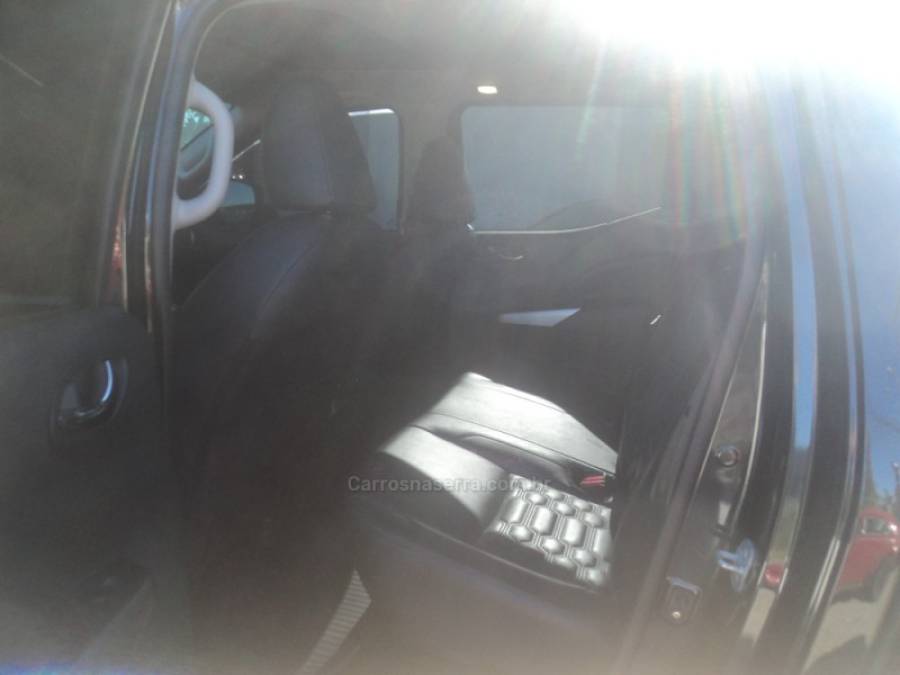 NISSAN - FRONTIER - 2022/2023 - Preta - R$ 210.000,00