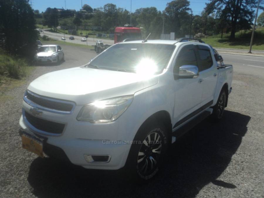 CHEVROLET - S10 - 2014/2014 - Branca - R$ 115.000,00