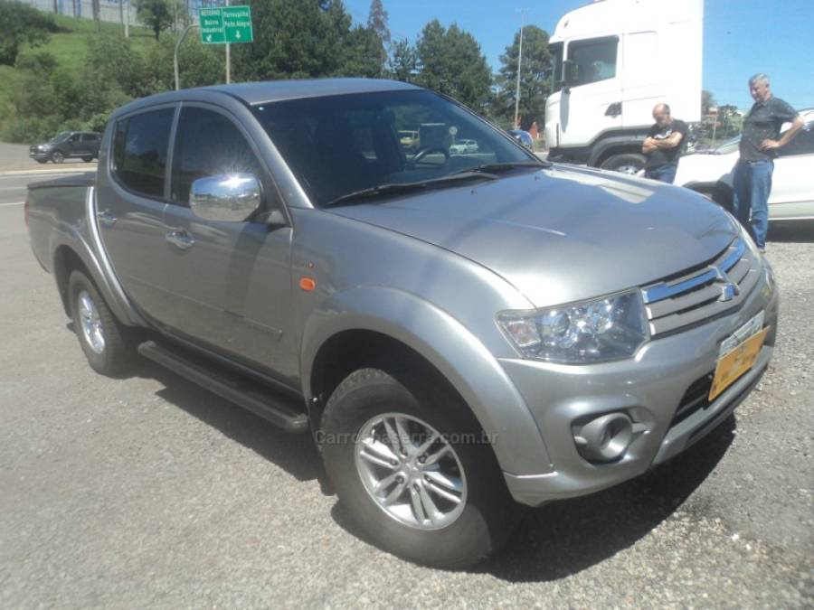MITSUBISHI - L200 - 2015/2015 - Prata - R$ 120.000,00