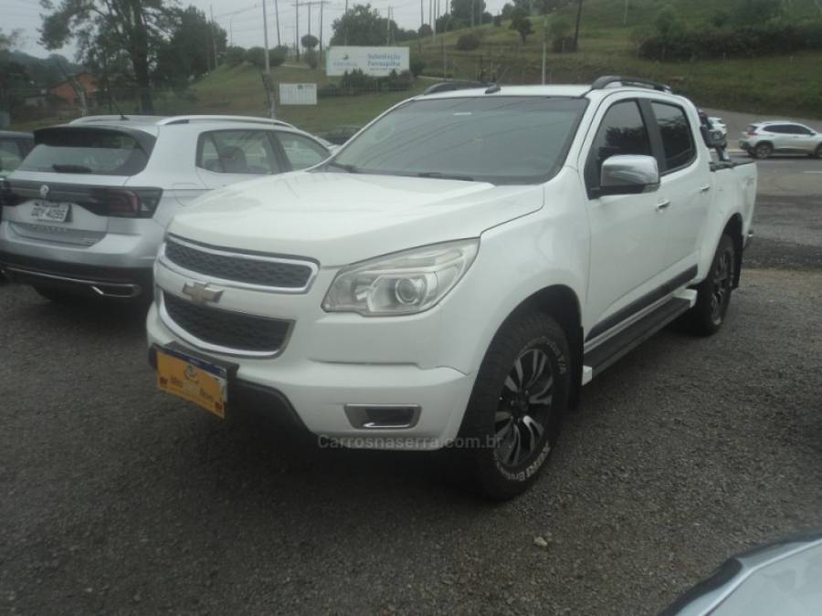 CHEVROLET - S10 - 2014/2014 - Branca - R$ 115.000,00