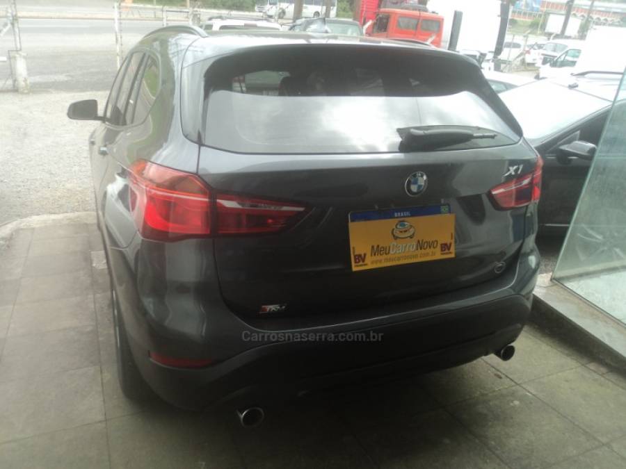BMW - X1 - 2016/2017 - Cinza - R$ 122.000,00