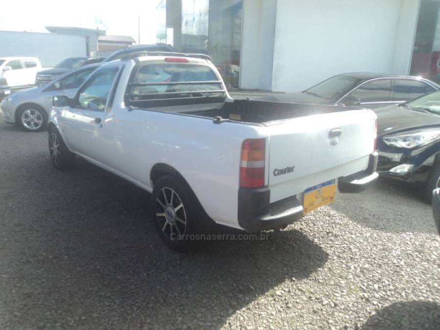 FORD - COURIER - 2009/2009 - Branca - R$ 32.000,00