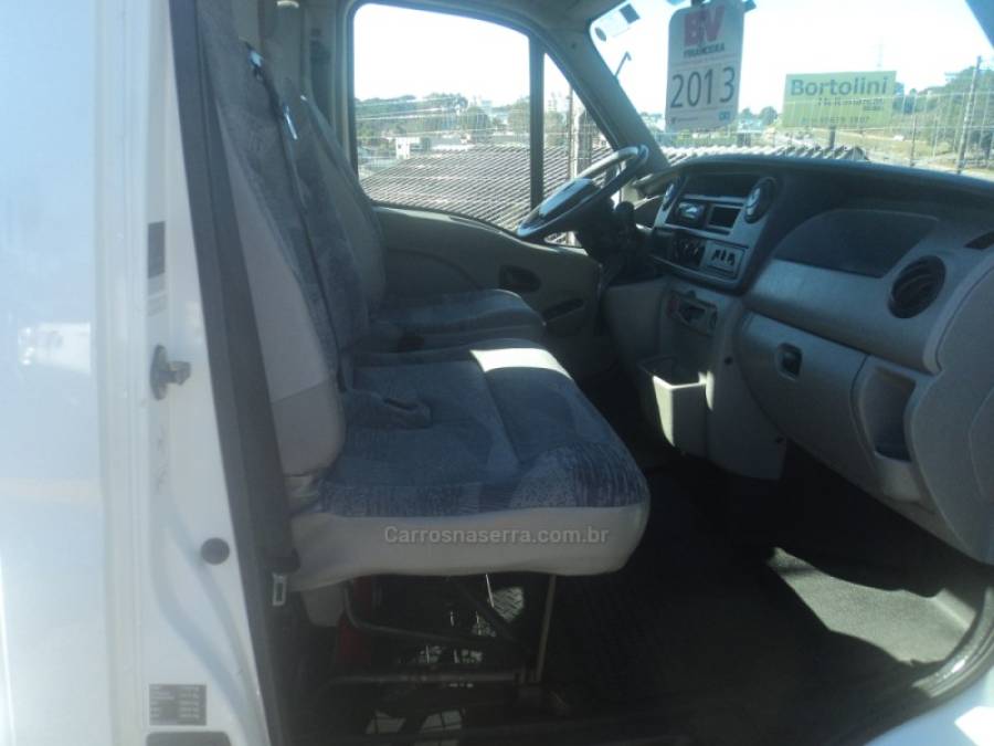 RENAULT - MASTER - 2012/2013 - Branca - R$ 110.000,00