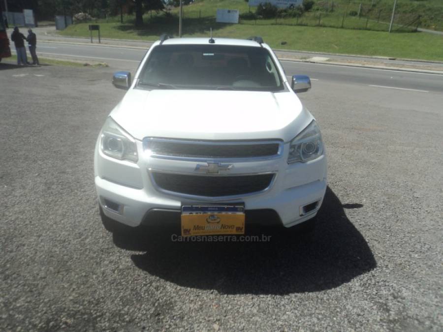 CHEVROLET - S10 - 2014/2014 - Branca - R$ 115.000,00