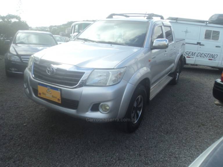 TOYOTA - HILUX - 2011/2012 - Prata - R$ 110.000,00