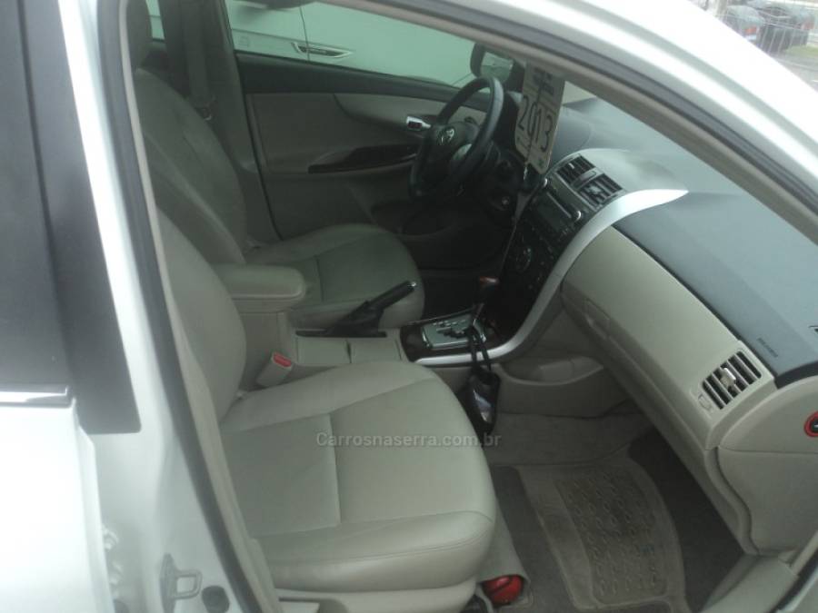 TOYOTA - COROLLA - 2012/2013 - Branca - R$ 59.000,00
