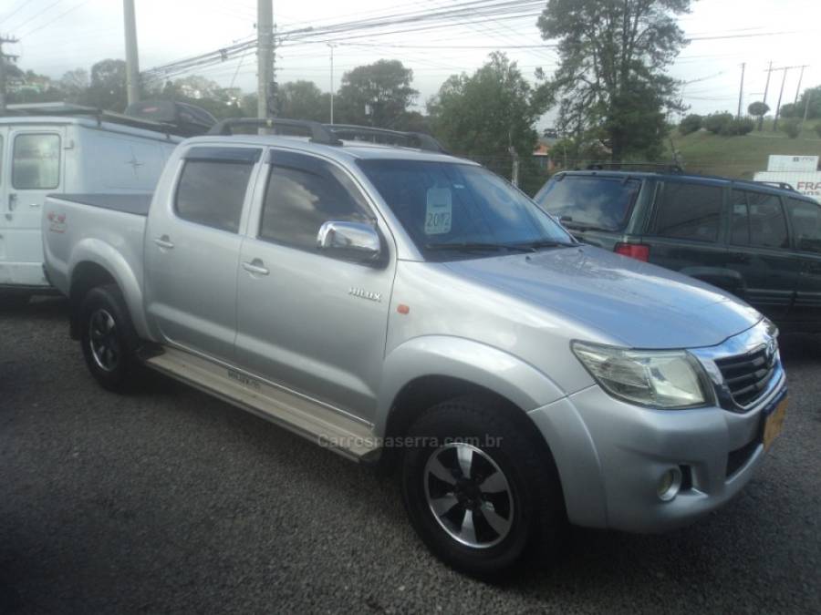 TOYOTA - HILUX - 2011/2012 - Prata - R$ 110.000,00