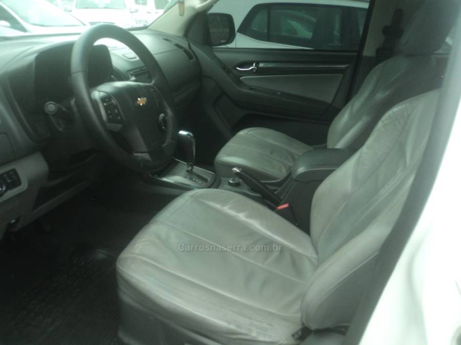 CHEVROLET - S10 - 2014/2014 - Branca - R$ 115.000,00