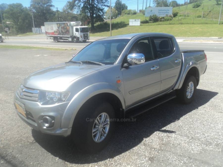 MITSUBISHI - L200 - 2015/2015 - Prata - R$ 120.000,00