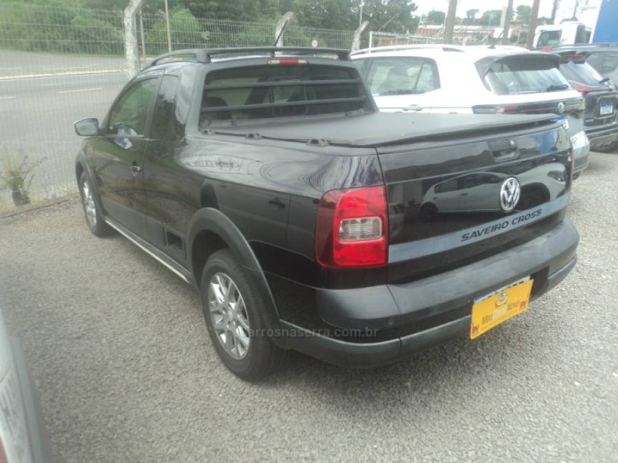 VOLKSWAGEN - SAVEIRO - 2013/2014 - Preta - R$ 65.000,00