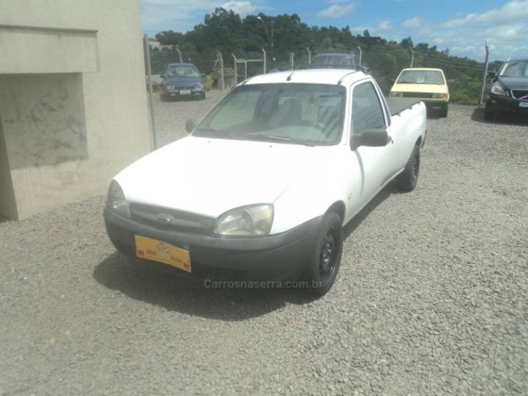 FORD - COURIER - 2009/2010 - Branca - R$ 35.000,00
