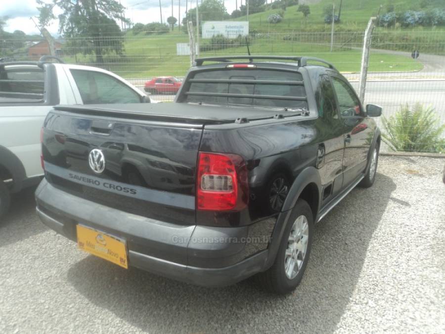 VOLKSWAGEN - SAVEIRO - 2013/2014 - Preta - R$ 65.000,00